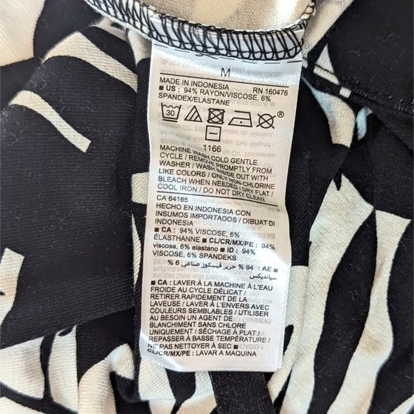Old Navy Black and White Palm Print Jumpsuit Size Women Medium - Picture 9 of 12